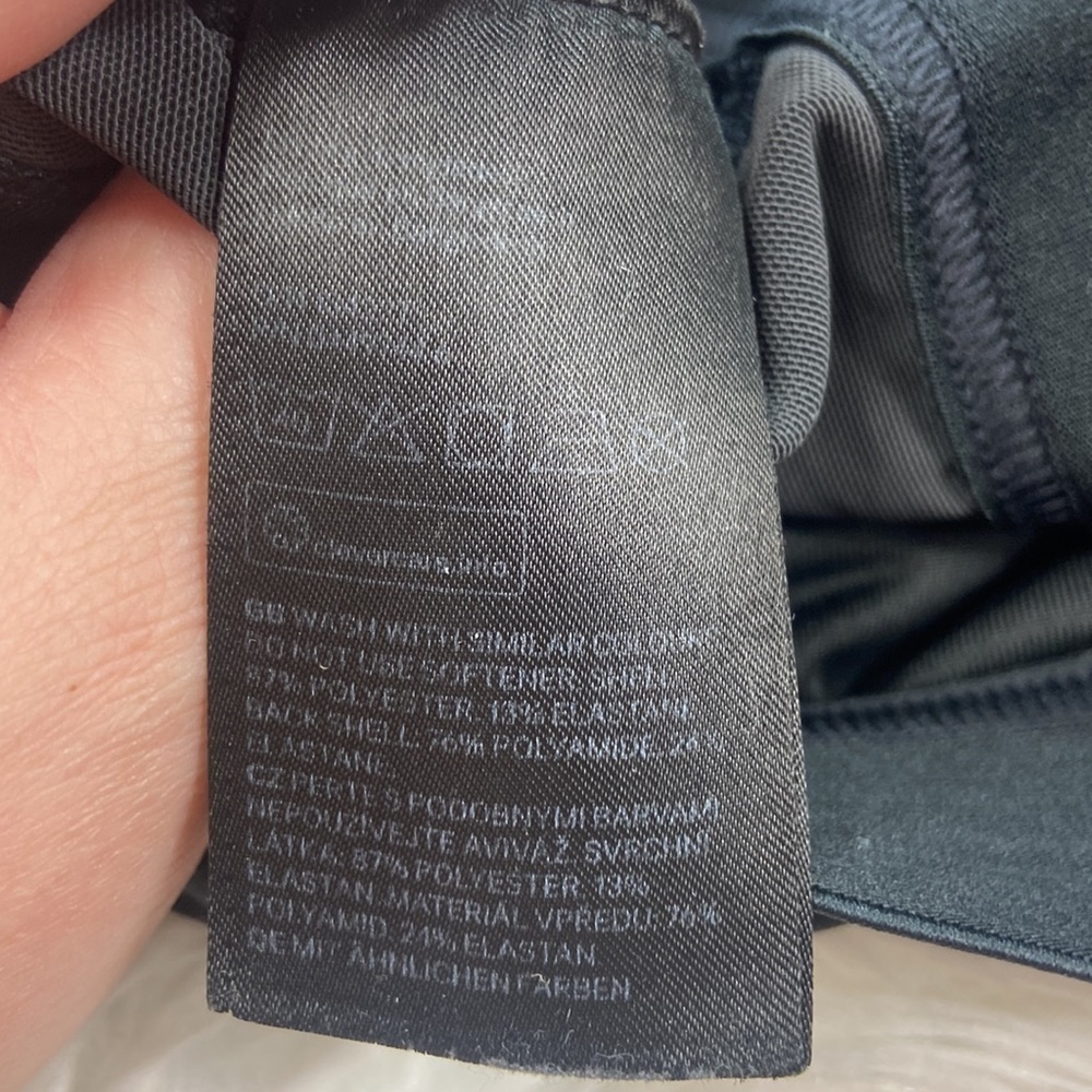 H&M High Support Sports Bra in Black - Picture 5 of 6